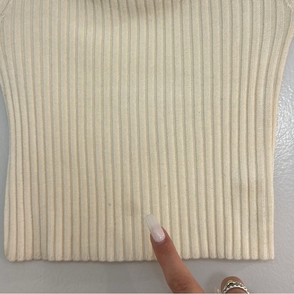 Cream Ribbed Off-Shoulder Crop Top - Picture 4 of 7